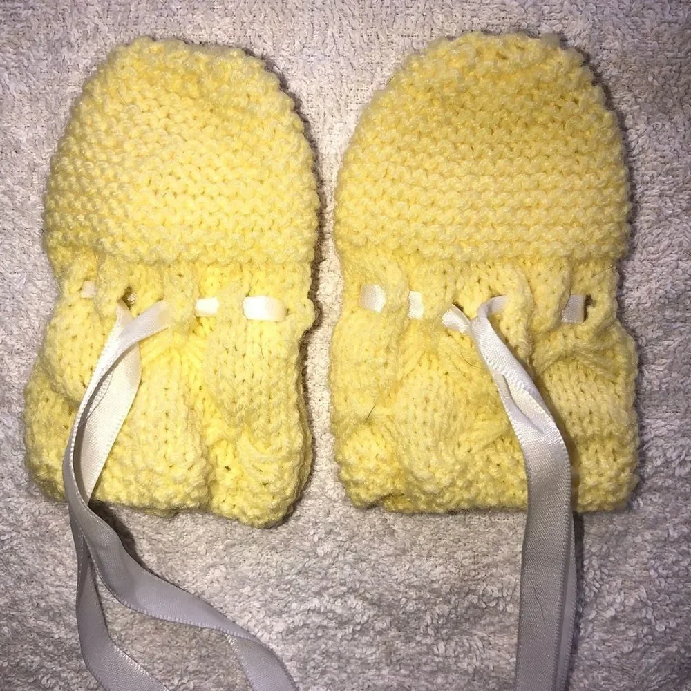 New Infant Newborn-12M Hand Knitted Mittens